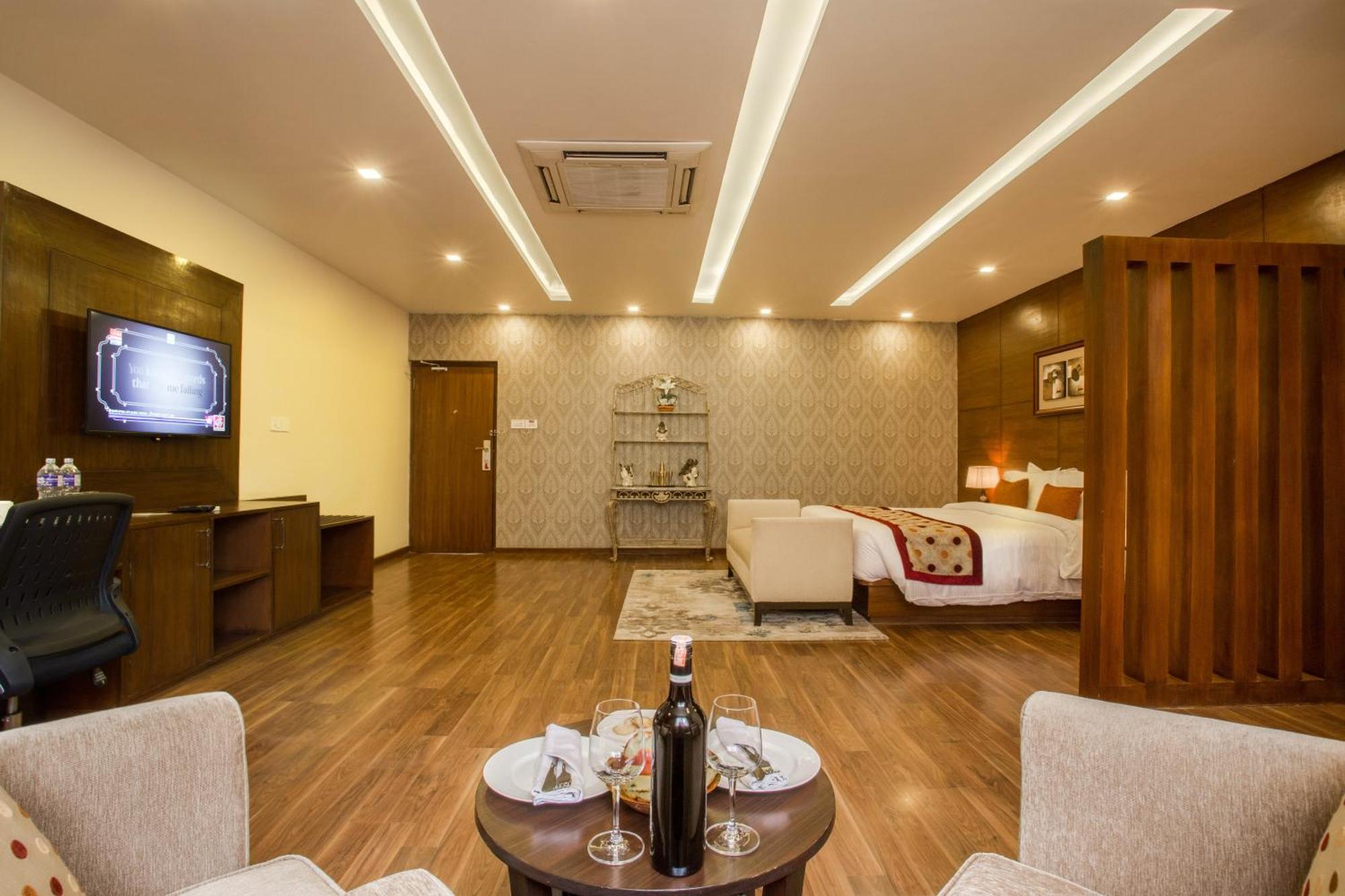 Yatri Suites And Spa Kathmandu Zimmer foto