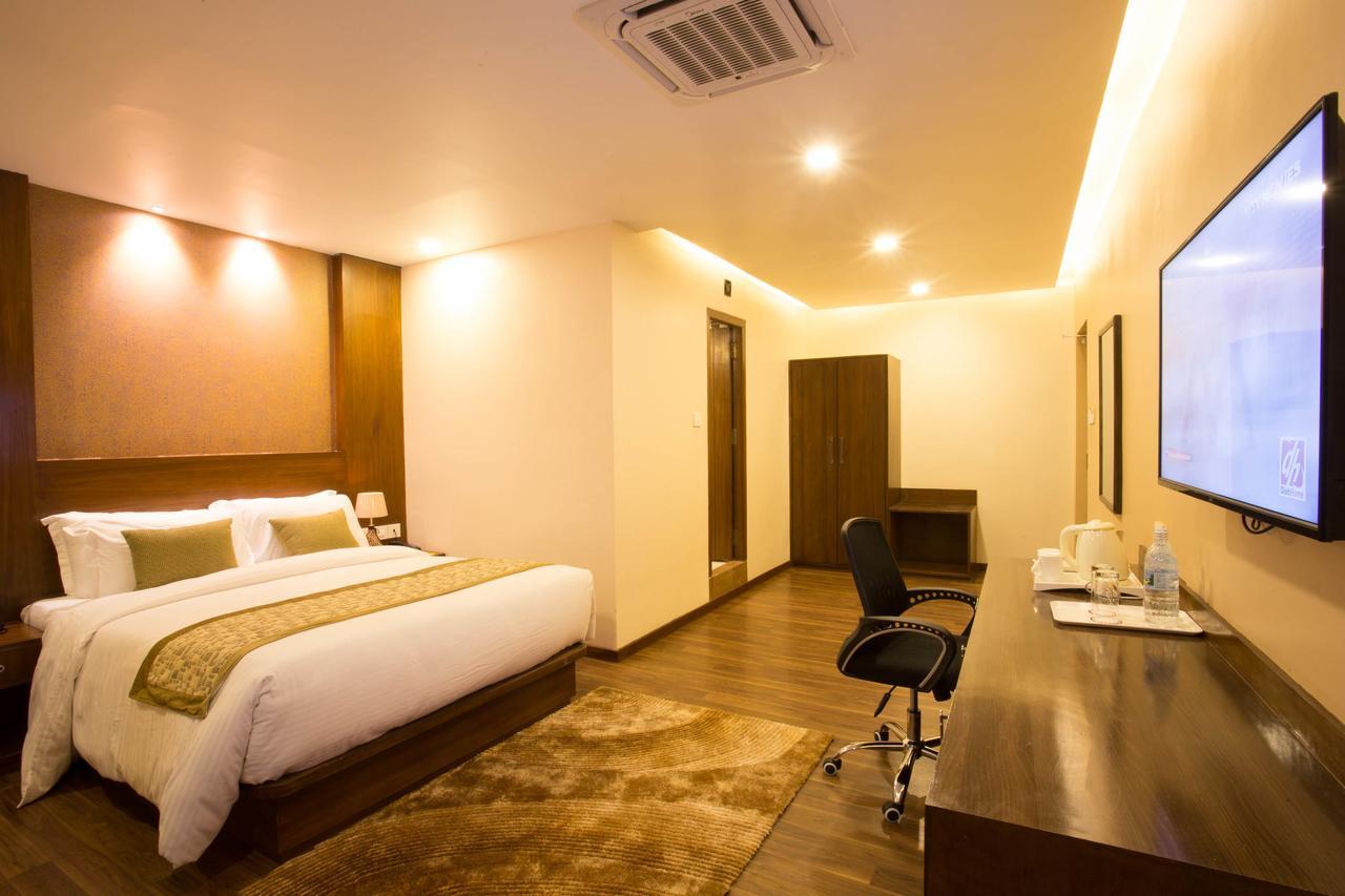 Yatri Suites And Spa Kathmandu Exterior foto