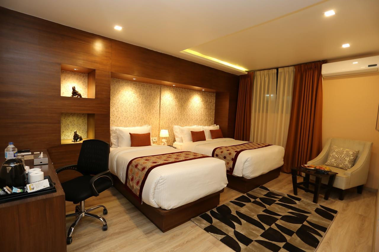 Yatri Suites And Spa Kathmandu Exterior foto