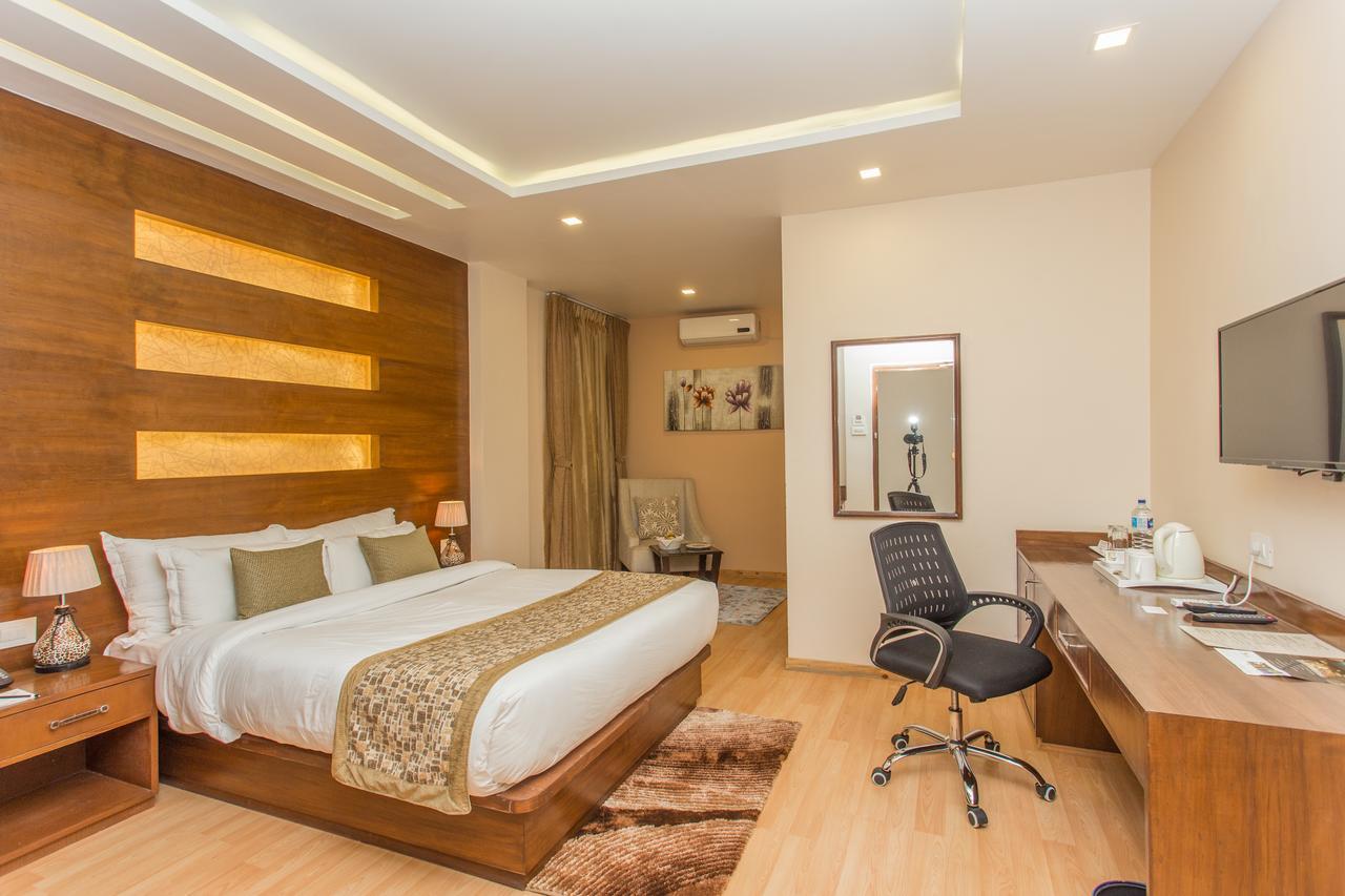 Yatri Suites And Spa Kathmandu Exterior foto