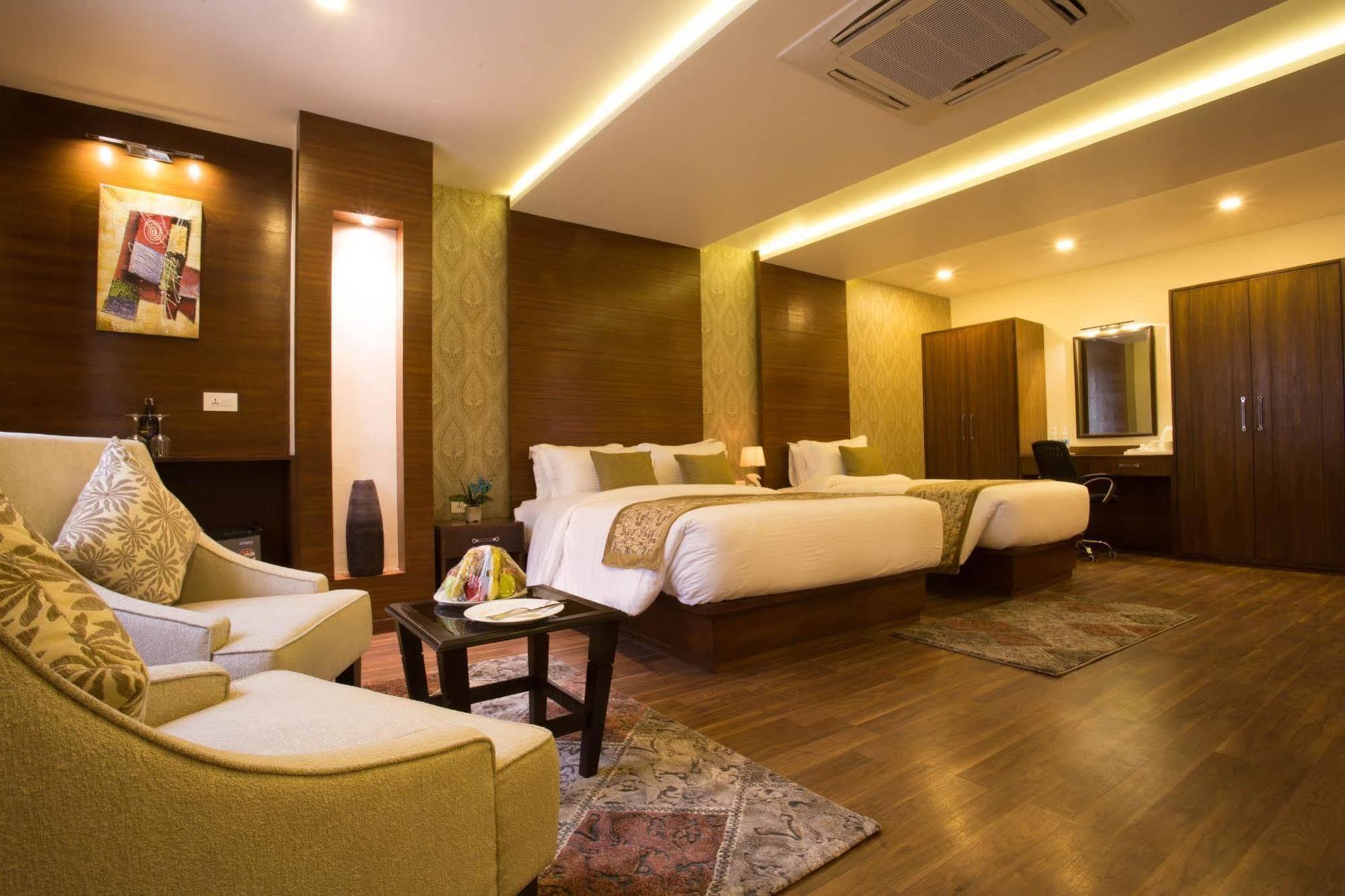 Yatri Suites And Spa Kathmandu Exterior foto